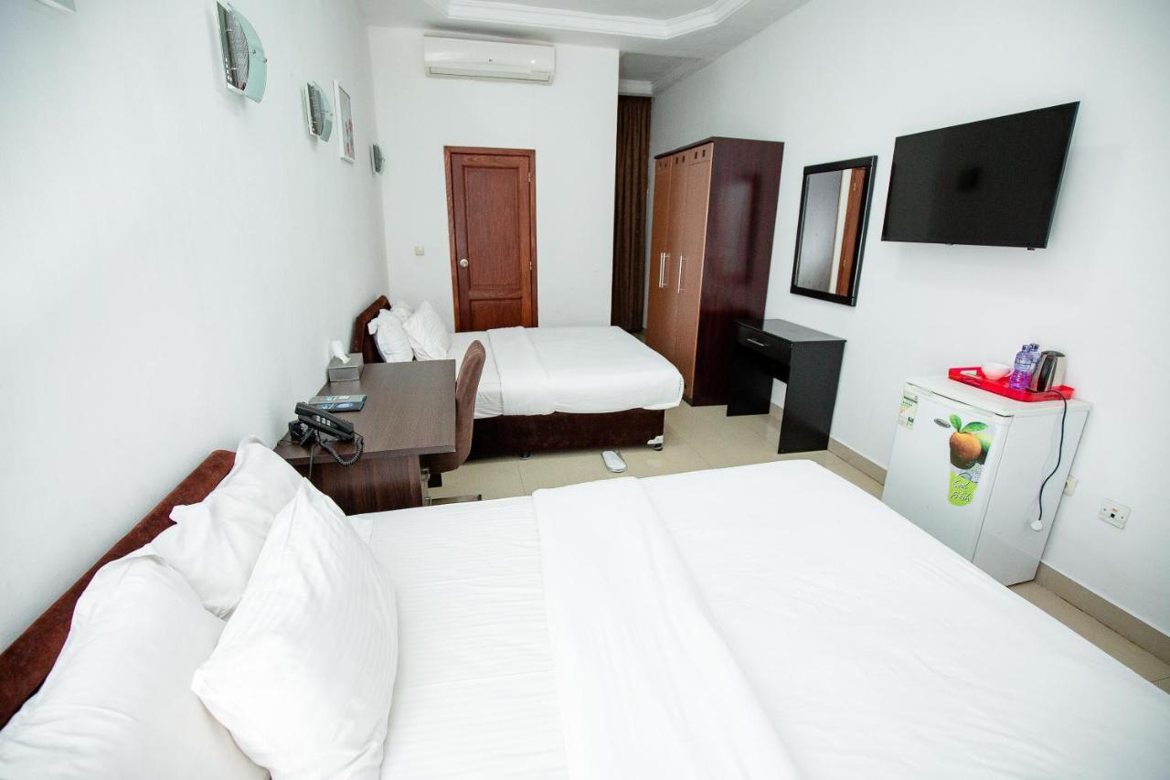 Hotel Everest Rd Congo Kinshasa Eksteriør billede