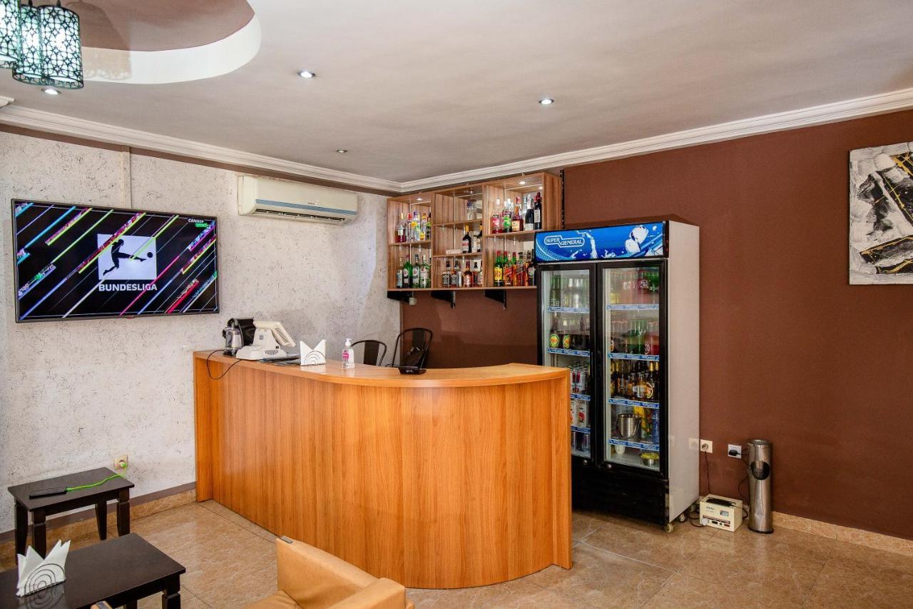 Hotel Everest Rd Congo Kinshasa Eksteriør billede