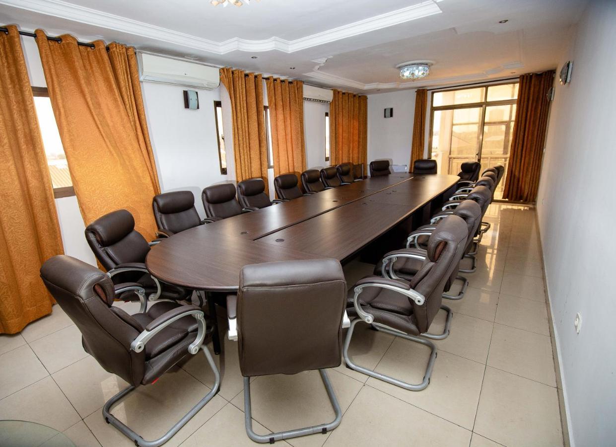 Hotel Everest Rd Congo Kinshasa Eksteriør billede