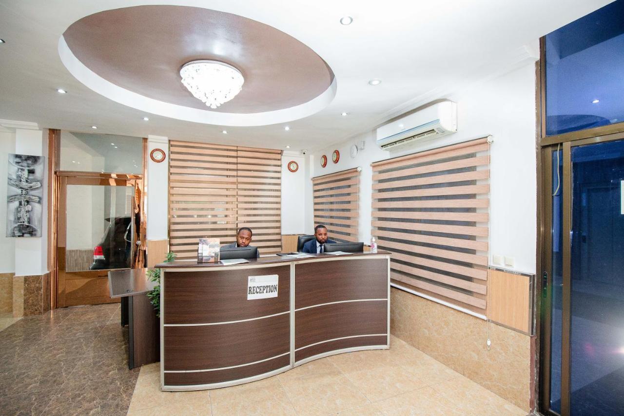 Hotel Everest Rd Congo Kinshasa Eksteriør billede