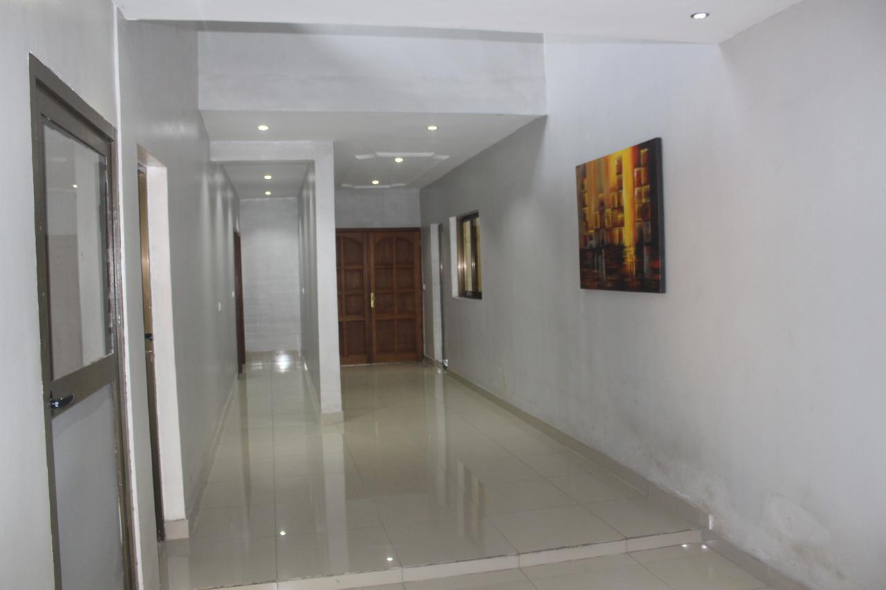Hotel Everest Rd Congo Kinshasa Eksteriør billede